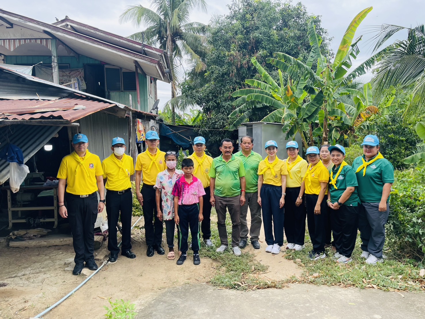 สภ.โพทะเลออกเยี่ยมเยียน และได้มอบสิ่งของ เพื่อเป็นขวัญและกำลังใจ