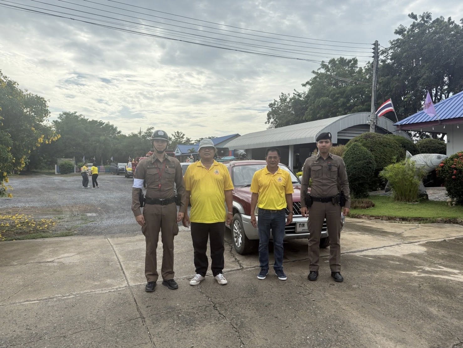 เจ้าหน้าที่ตำรวจ สภ.โพทะเล อำนวยความสะดวกด้านการจราจร ขบวนรถยนต์แห่เทียนพรรษา ประจำปี พ.ศ.2568